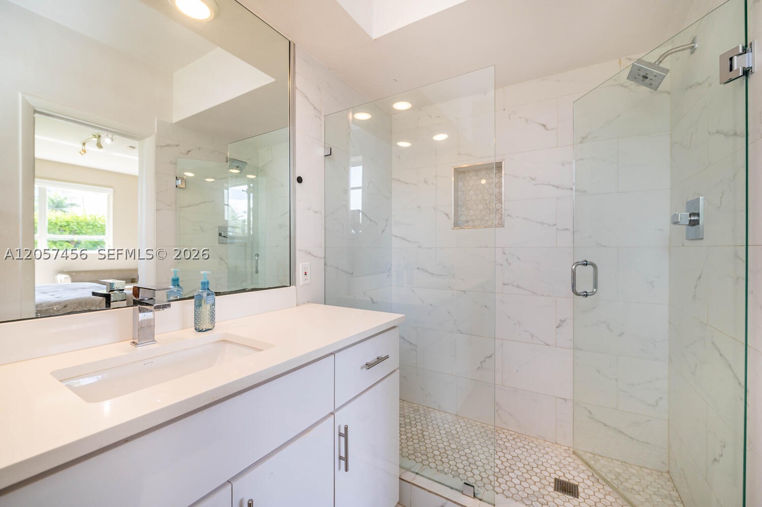 9520 E Broadview Dr, Bay Harbor Islands FL 33154