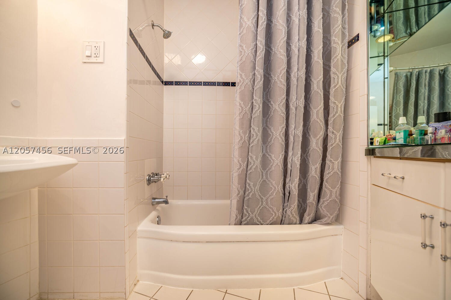 9520 E Broadview Dr, Bay Harbor Islands FL 33154