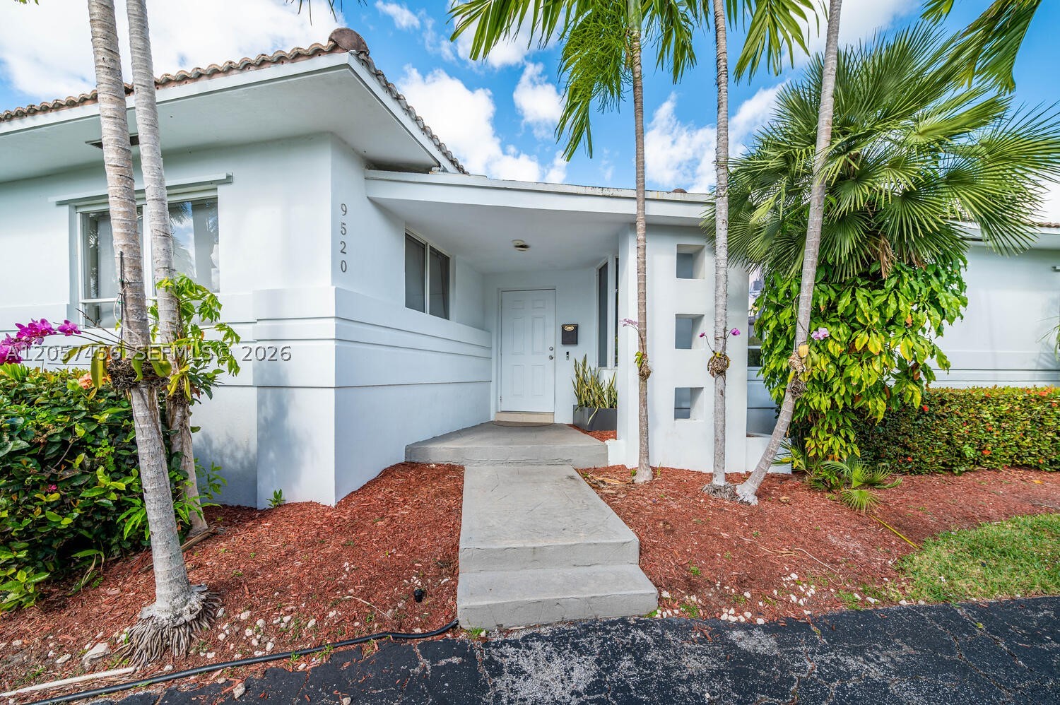 9520 E Broadview Dr, Bay Harbor Islands FL 33154