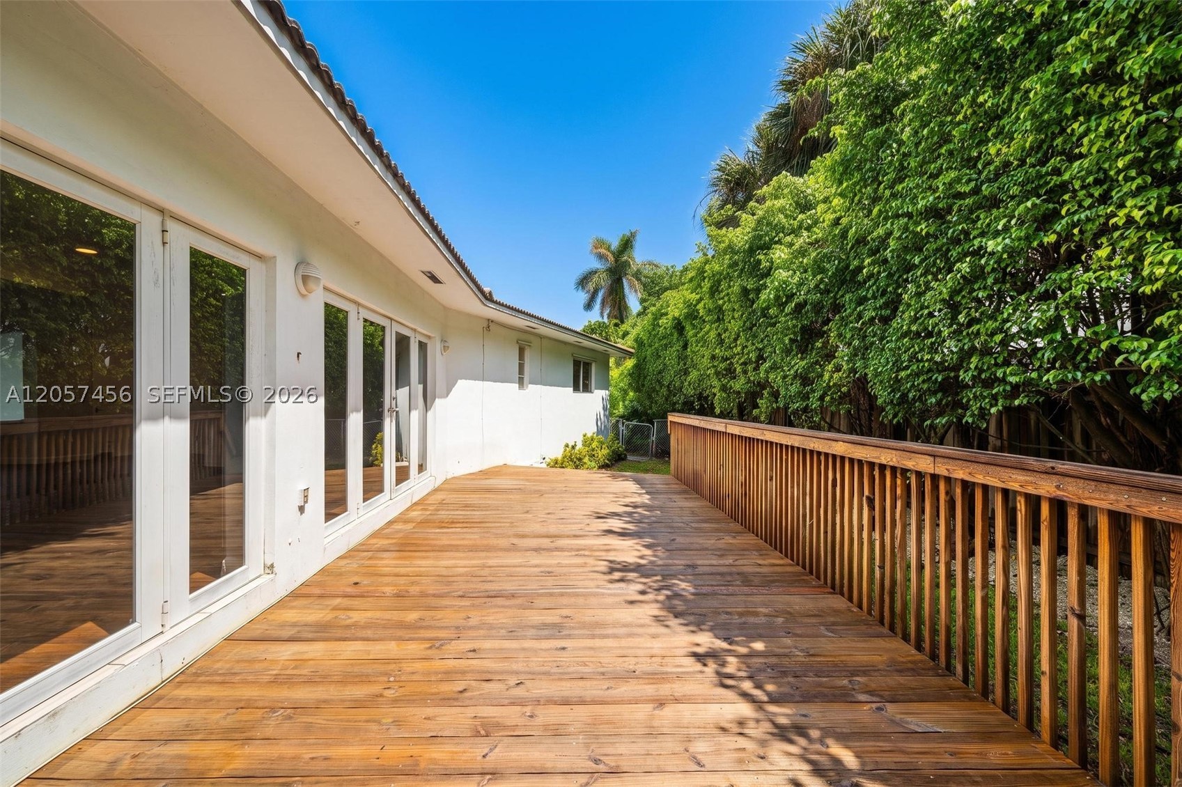 9520 E Broadview Dr, Bay Harbor Islands FL 33154