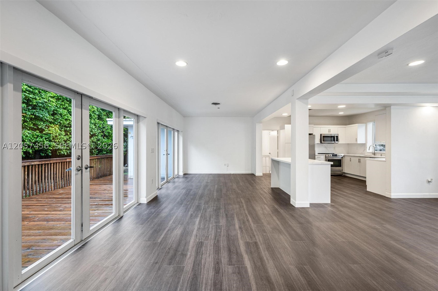 9520 E Broadview Dr, Bay Harbor Islands FL 33154