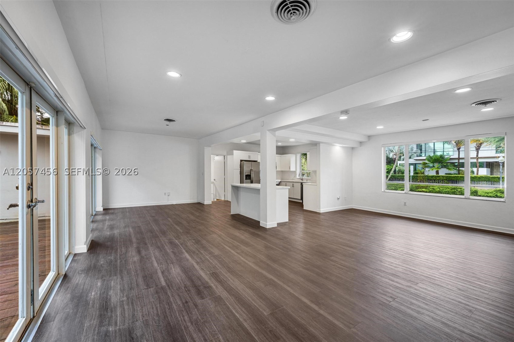 9520 E Broadview Dr, Bay Harbor Islands FL 33154