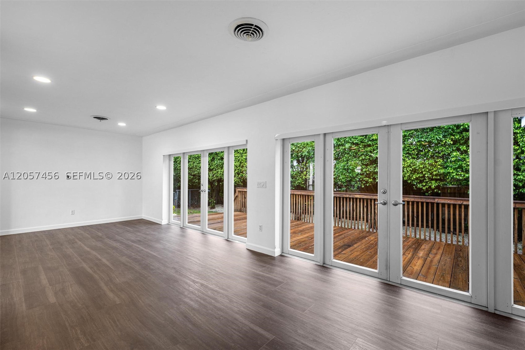 9520 E Broadview Dr, Bay Harbor Islands FL 33154