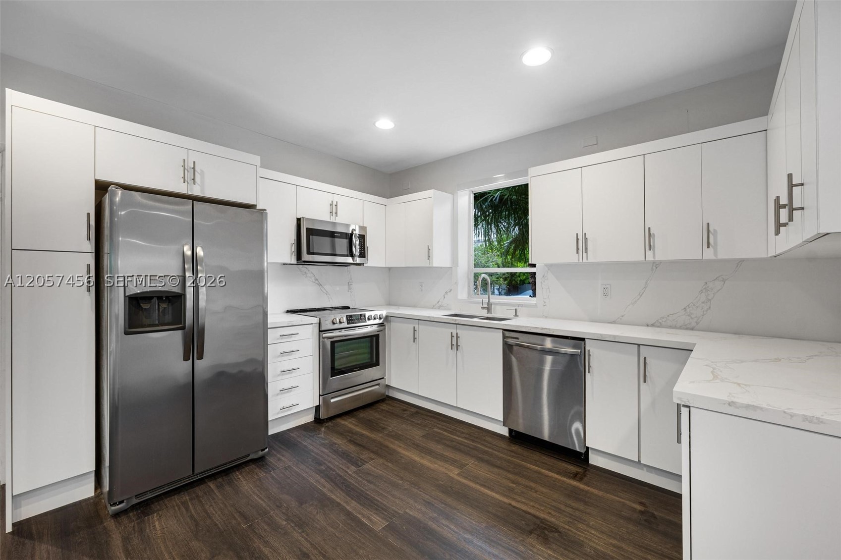 9520 E Broadview Dr, Bay Harbor Islands FL 33154
