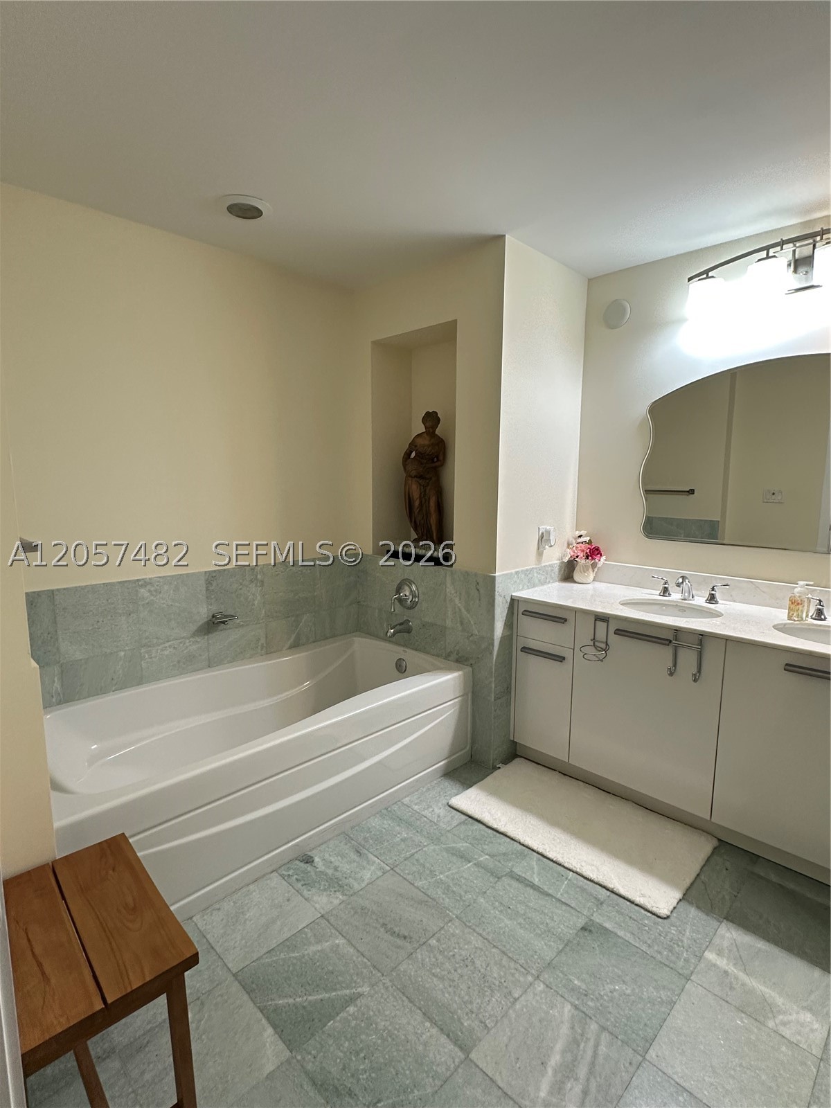 1060 E BRICKELL AV #3001, Miami FL 33131