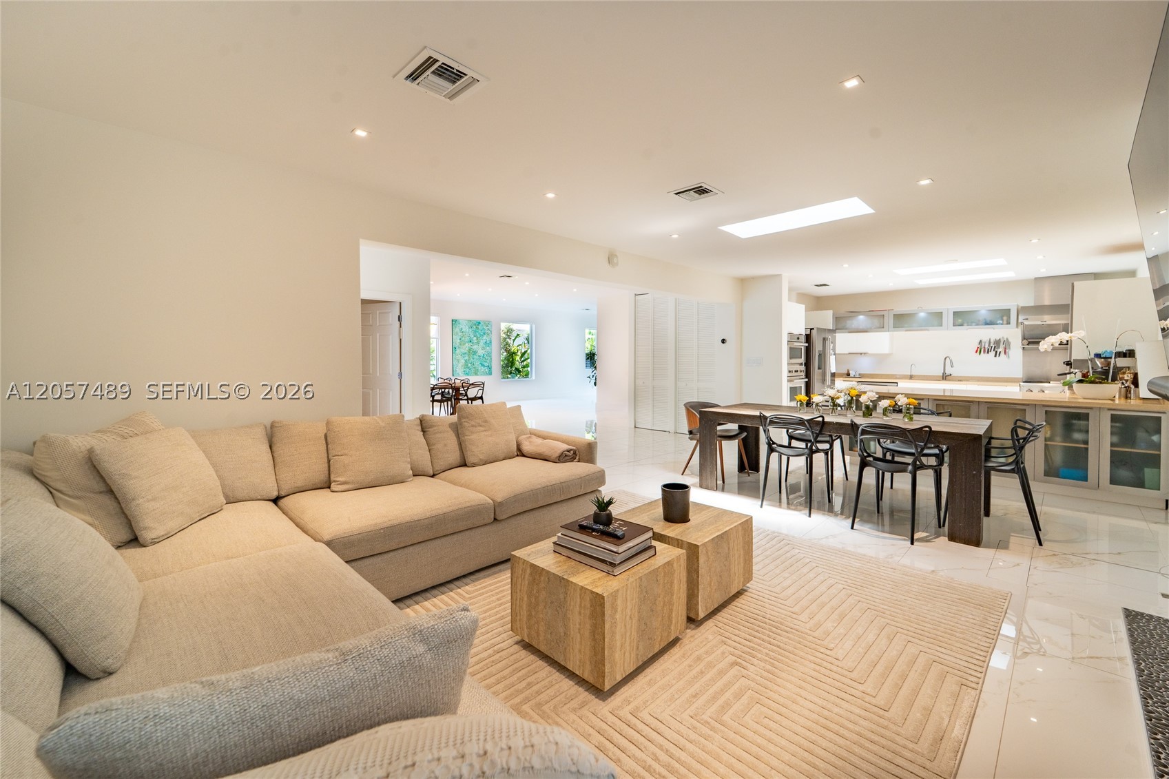 1777 Daytonia Rd, Miami Beach FL 33141