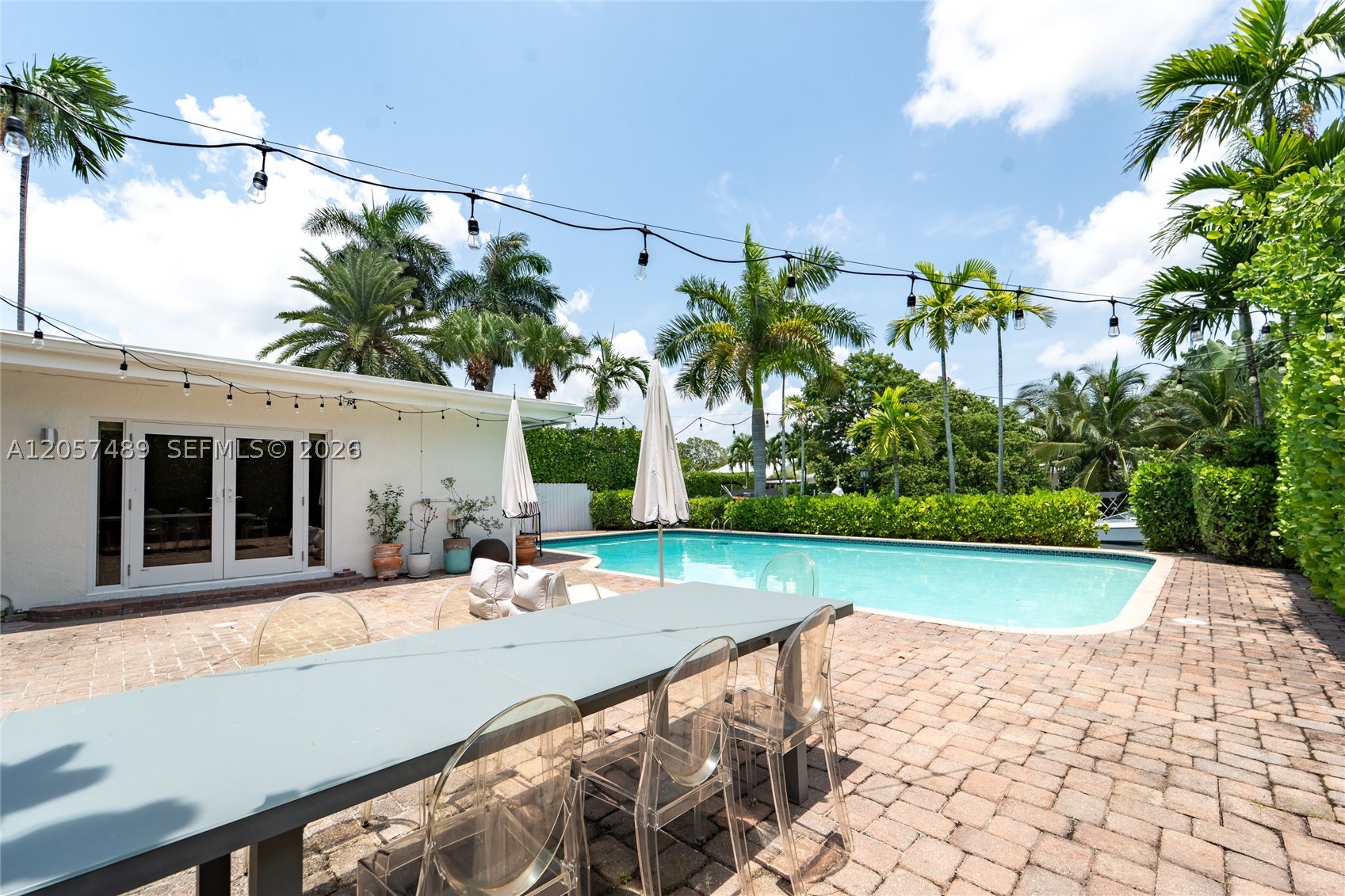 1777 Daytonia Rd, Miami Beach FL 33141