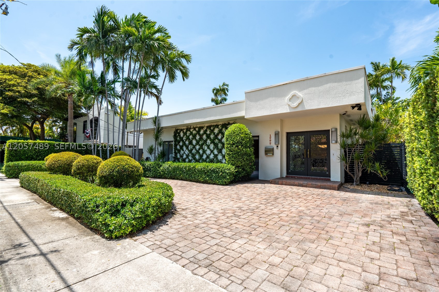 1777 Daytonia Rd, Miami Beach FL 33141