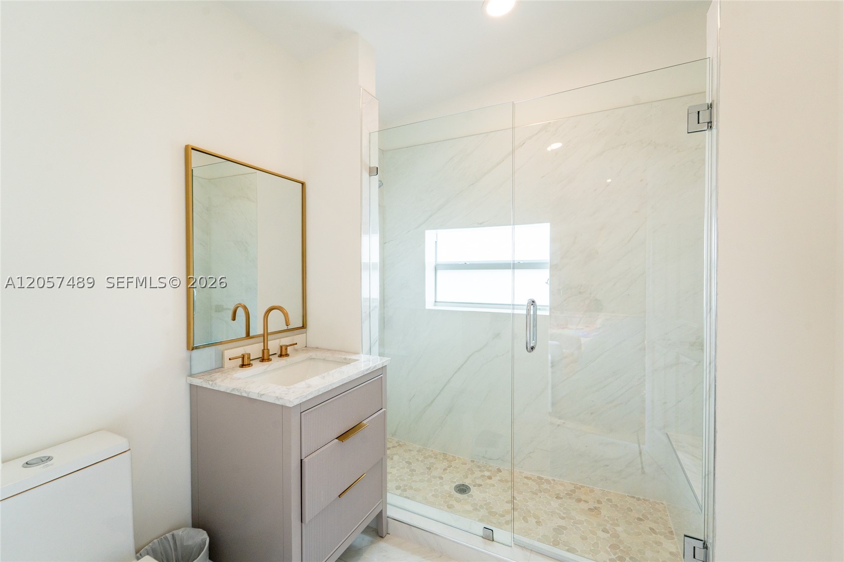 1777 Daytonia Rd, Miami Beach FL 33141