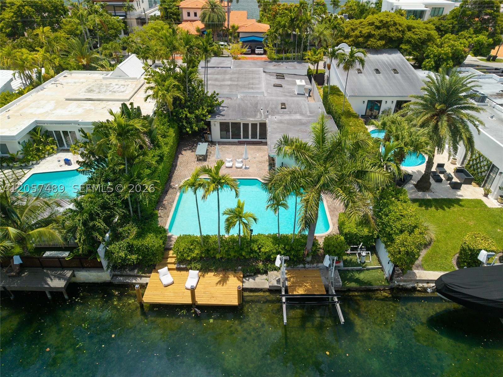 1777 Daytonia Rd, Miami Beach FL 33141