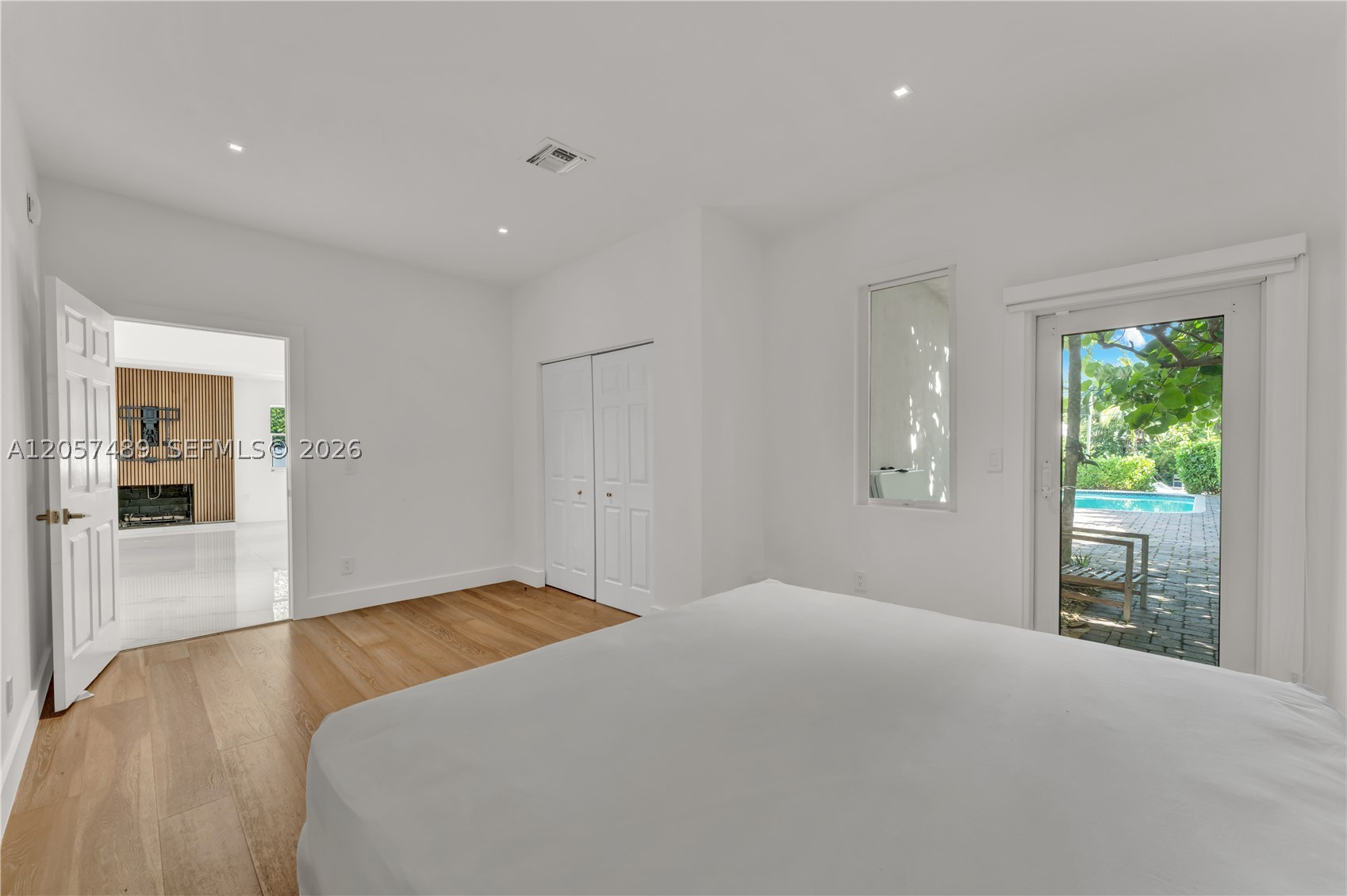 1777 Daytonia Rd, Miami Beach FL 33141