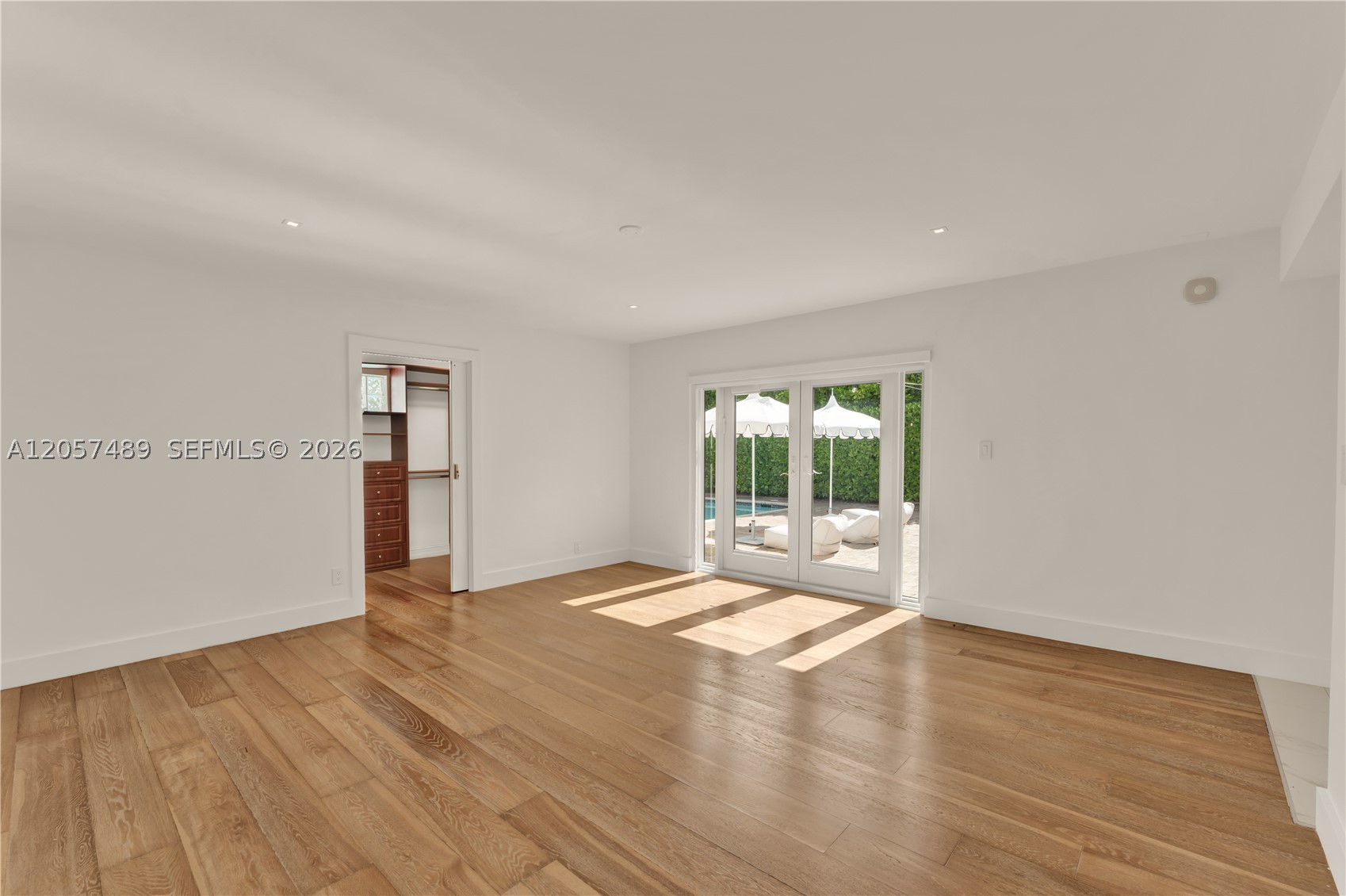 1777 Daytonia Rd, Miami Beach FL 33141