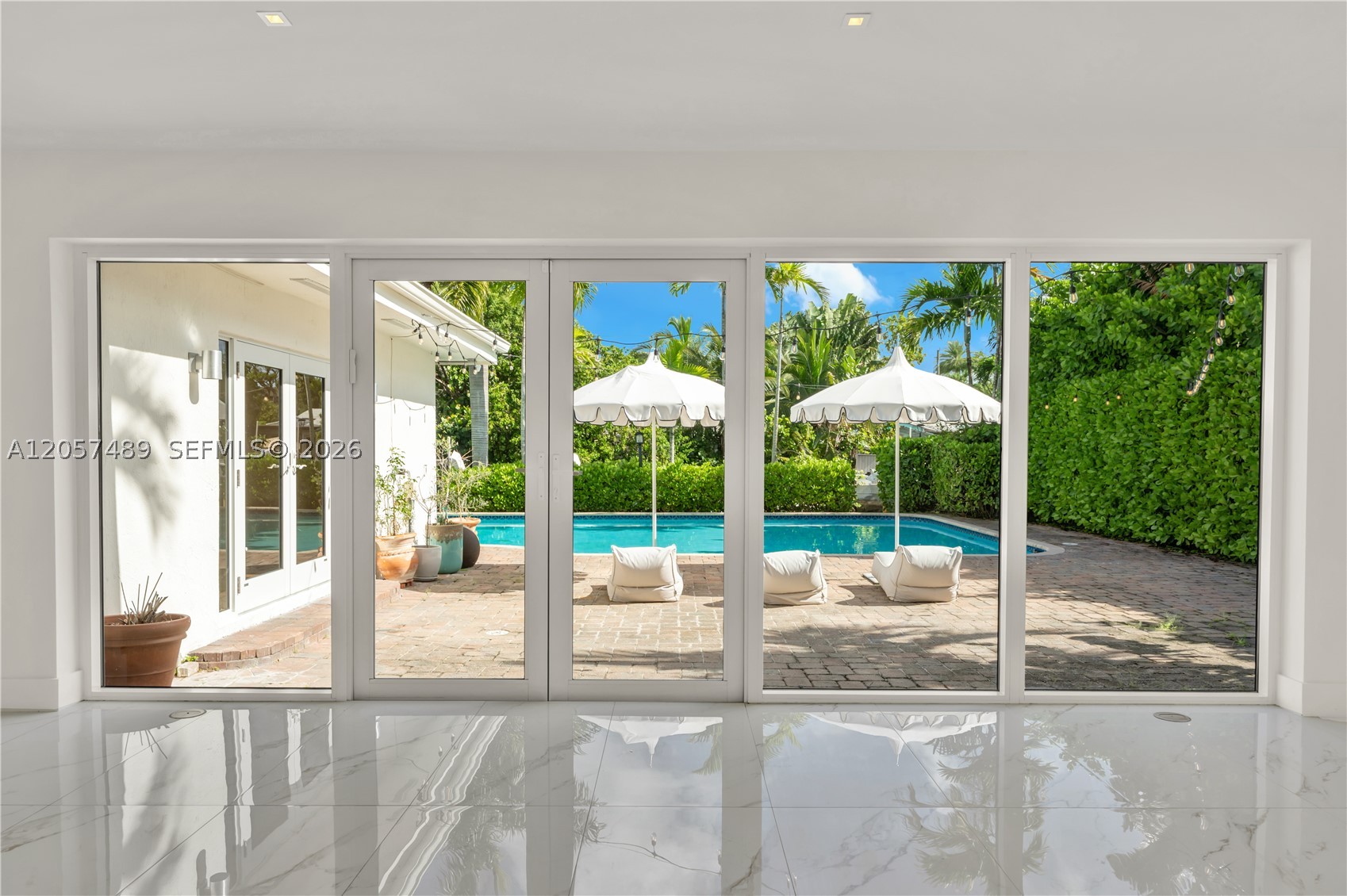 1777 Daytonia Rd, Miami Beach FL 33141