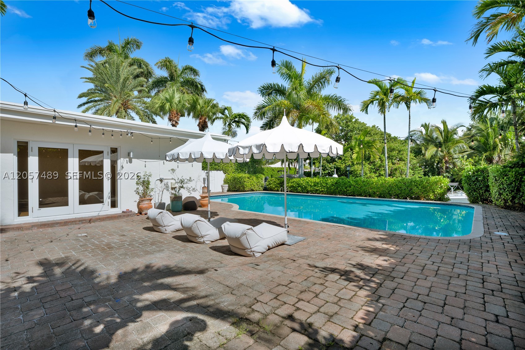 1777 Daytonia Rd, Miami Beach FL 33141