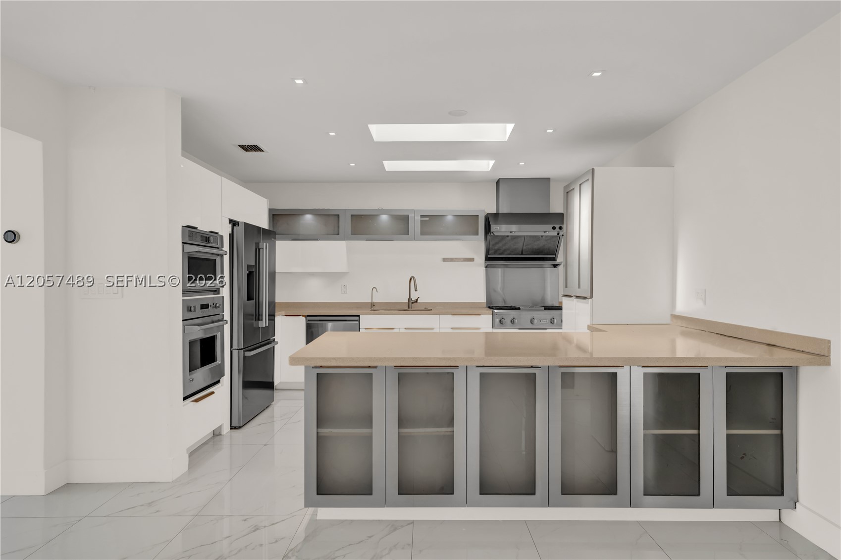 1777 Daytonia Rd, Miami Beach FL 33141