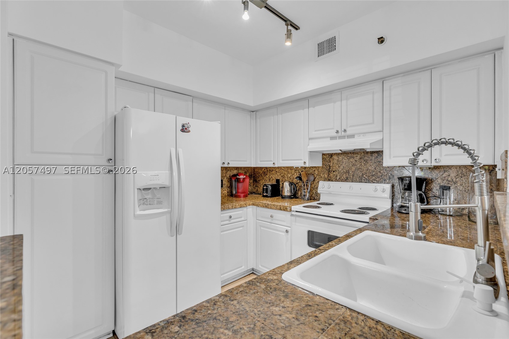 19501 E Country Club Dr #9101, Aventura FL 33180