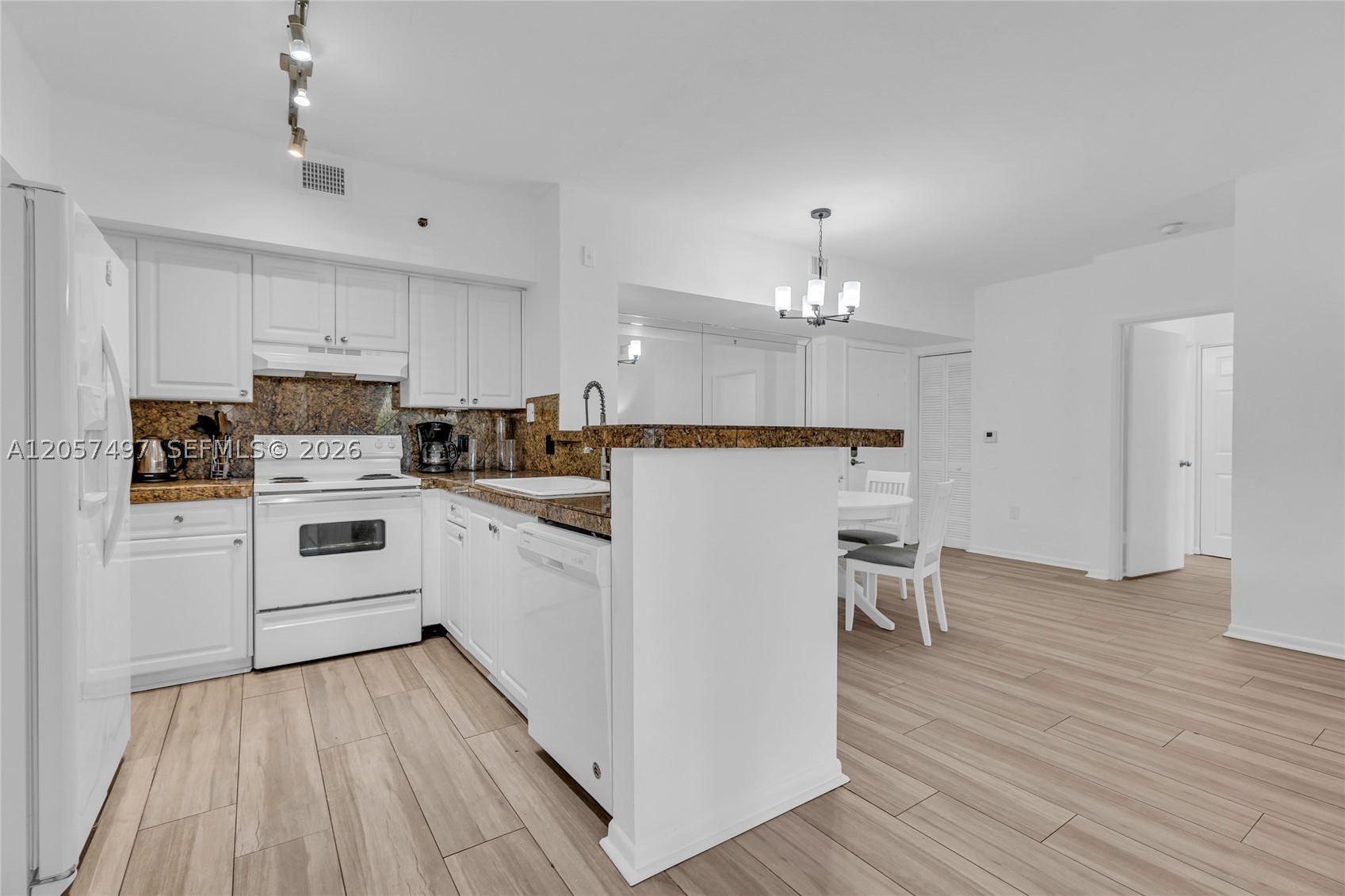 19501 E Country Club Dr #9101, Aventura FL 33180