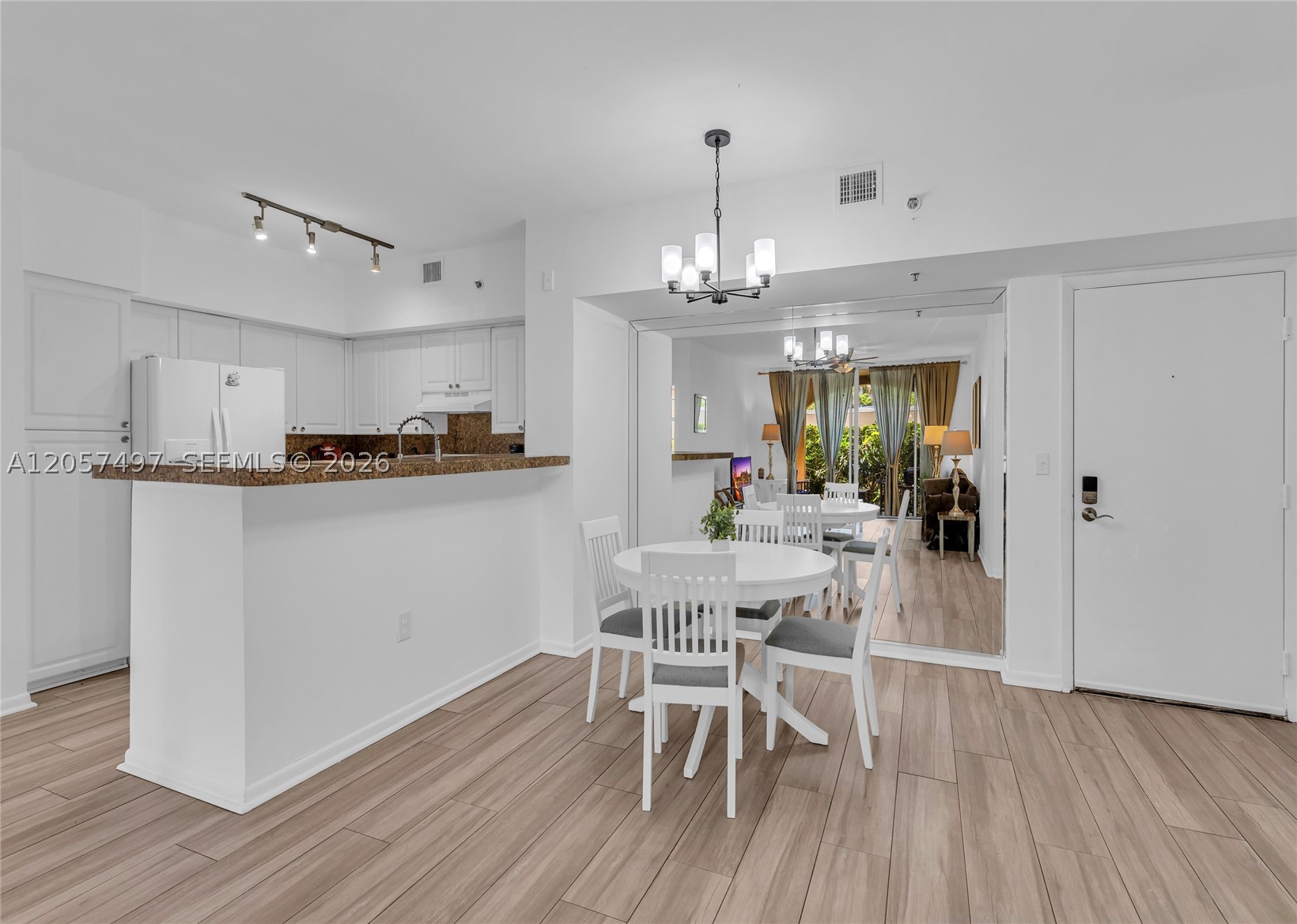 19501 E Country Club Dr #9101, Aventura FL 33180