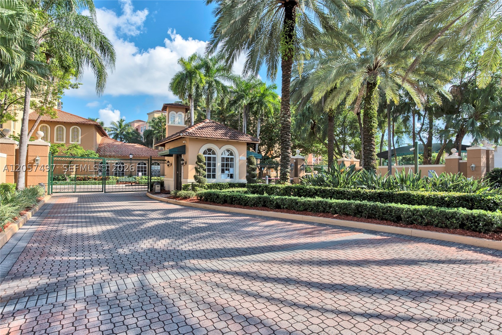 19501 E Country Club Dr #9101, Aventura FL 33180
