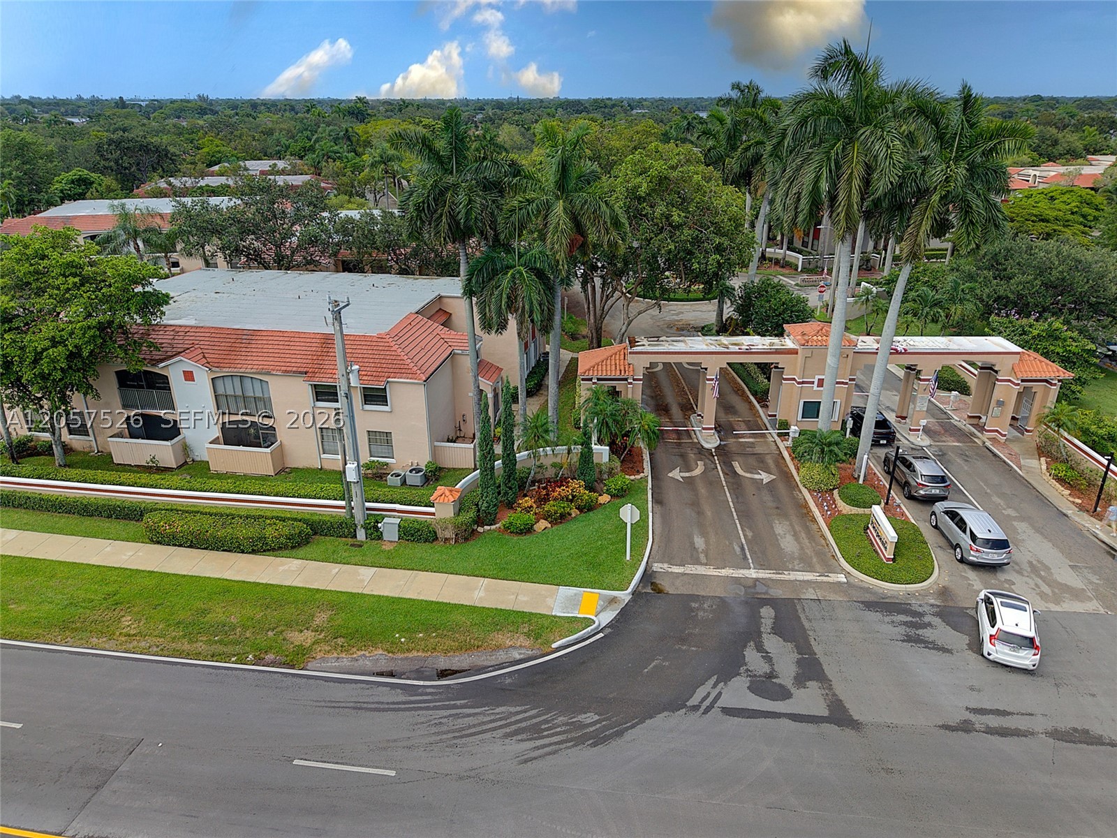 11444 NW 10th St #11444, Pembroke Pines FL 33026