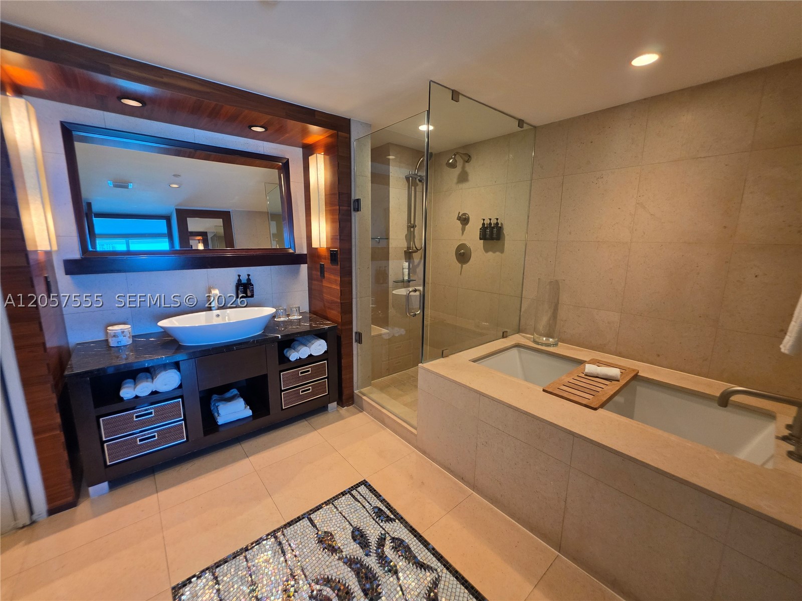 6801 Collins Ave #1020 Door 1006 Leal, Miami Beach FL 33141