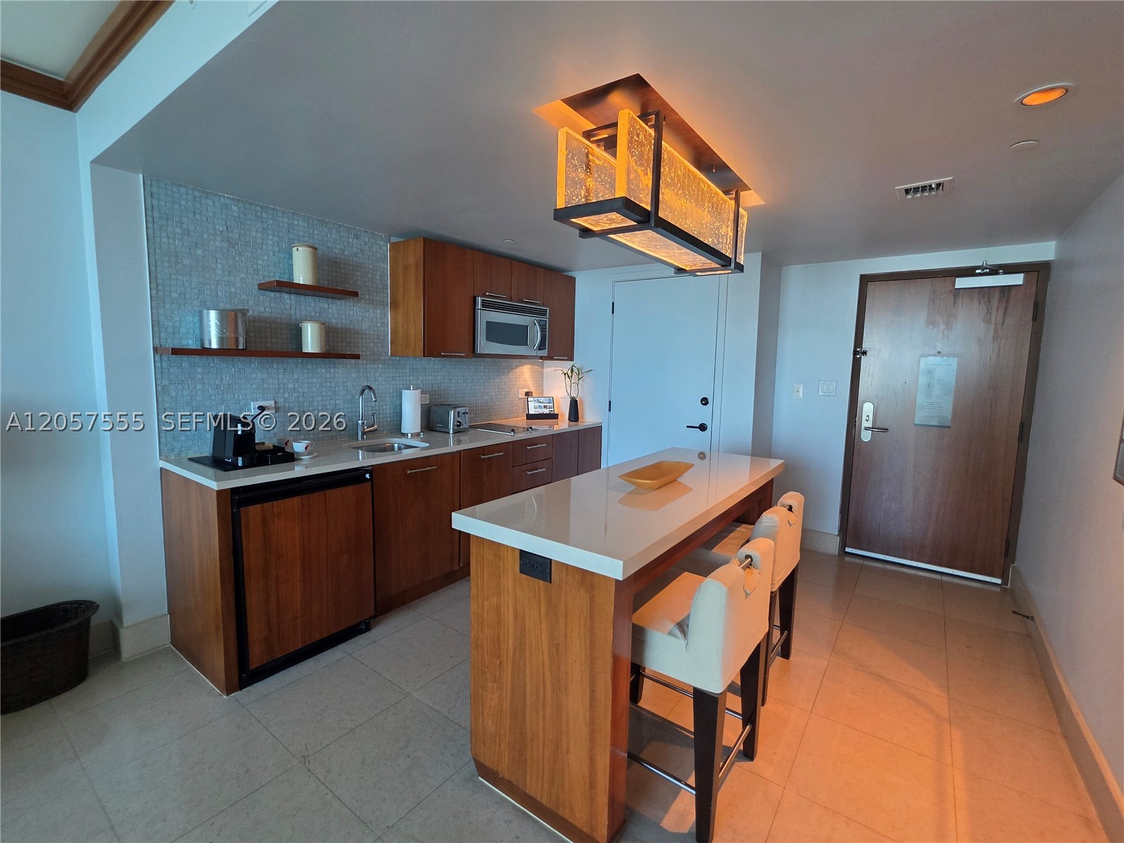 6801 Collins Ave #1020 Door 1006 Leal, Miami Beach FL 33141