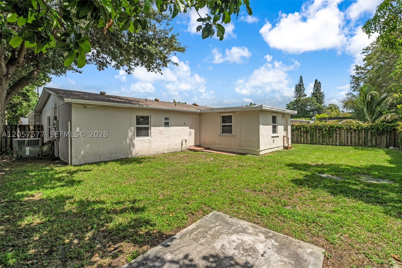 405 SW 77th Ave, North Lauderdale FL 33068