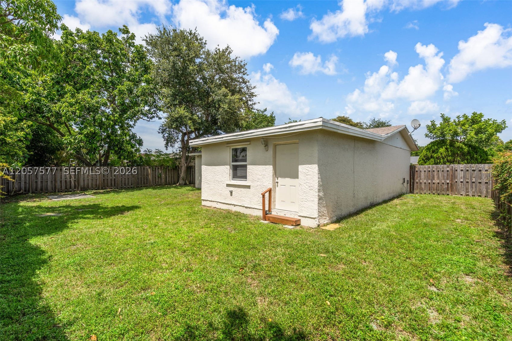 405 SW 77th Ave, North Lauderdale FL 33068