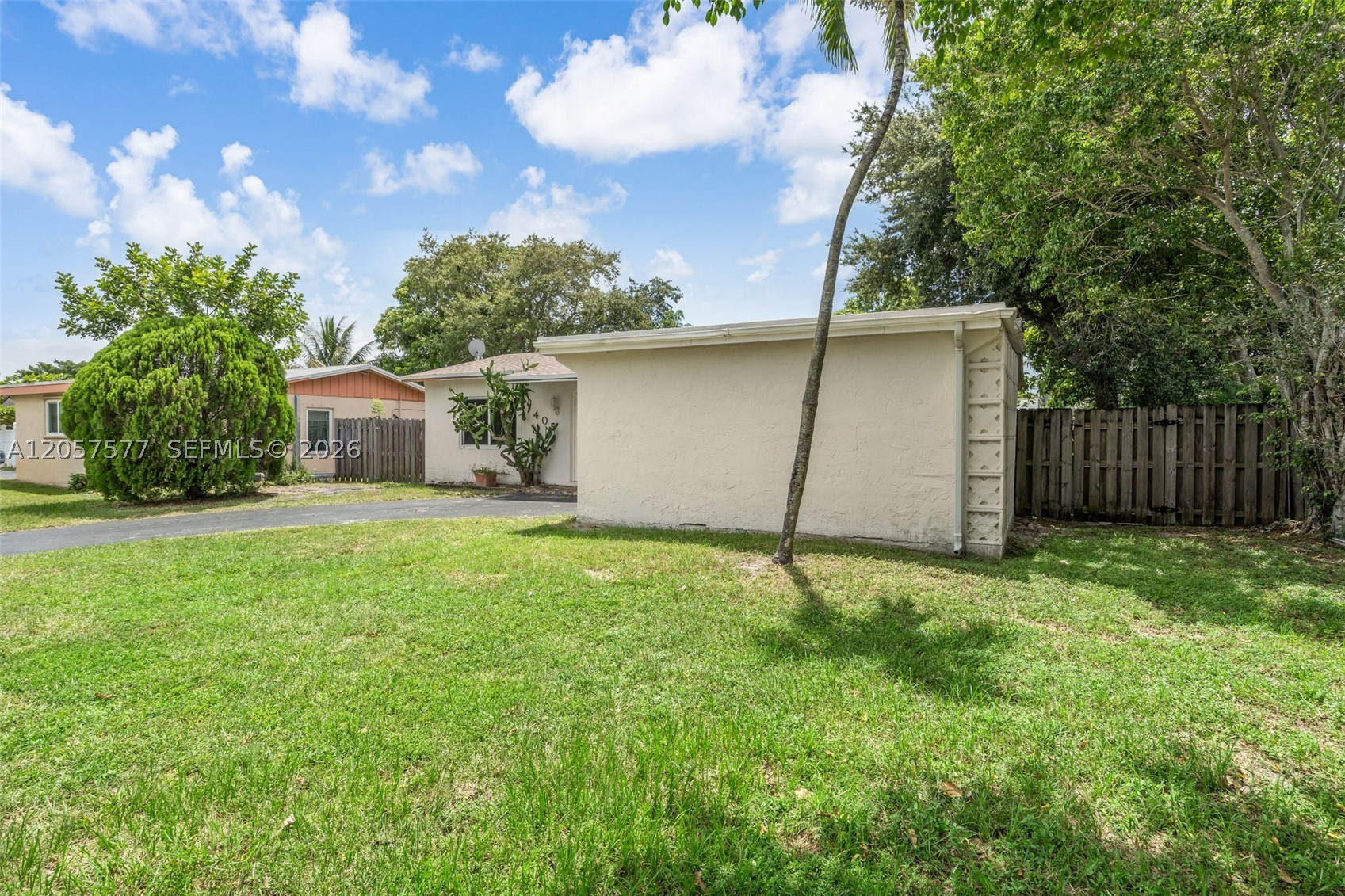 405 SW 77th Ave, North Lauderdale FL 33068