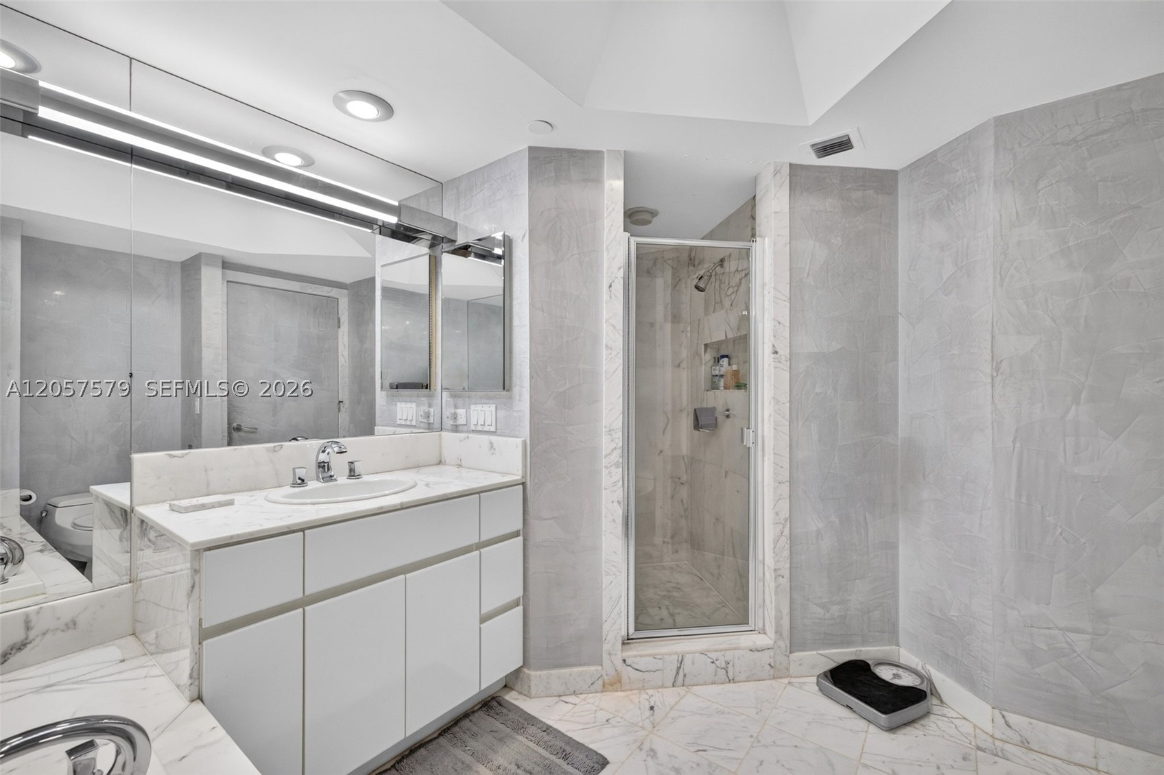 3000 Island Blvd #2506, Aventura FL 33160