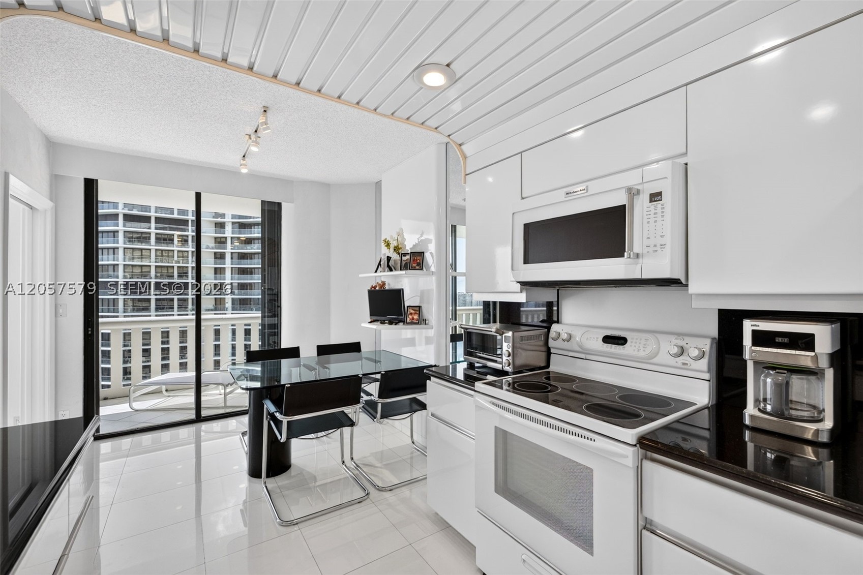 3000 Island Blvd #2506, Aventura FL 33160