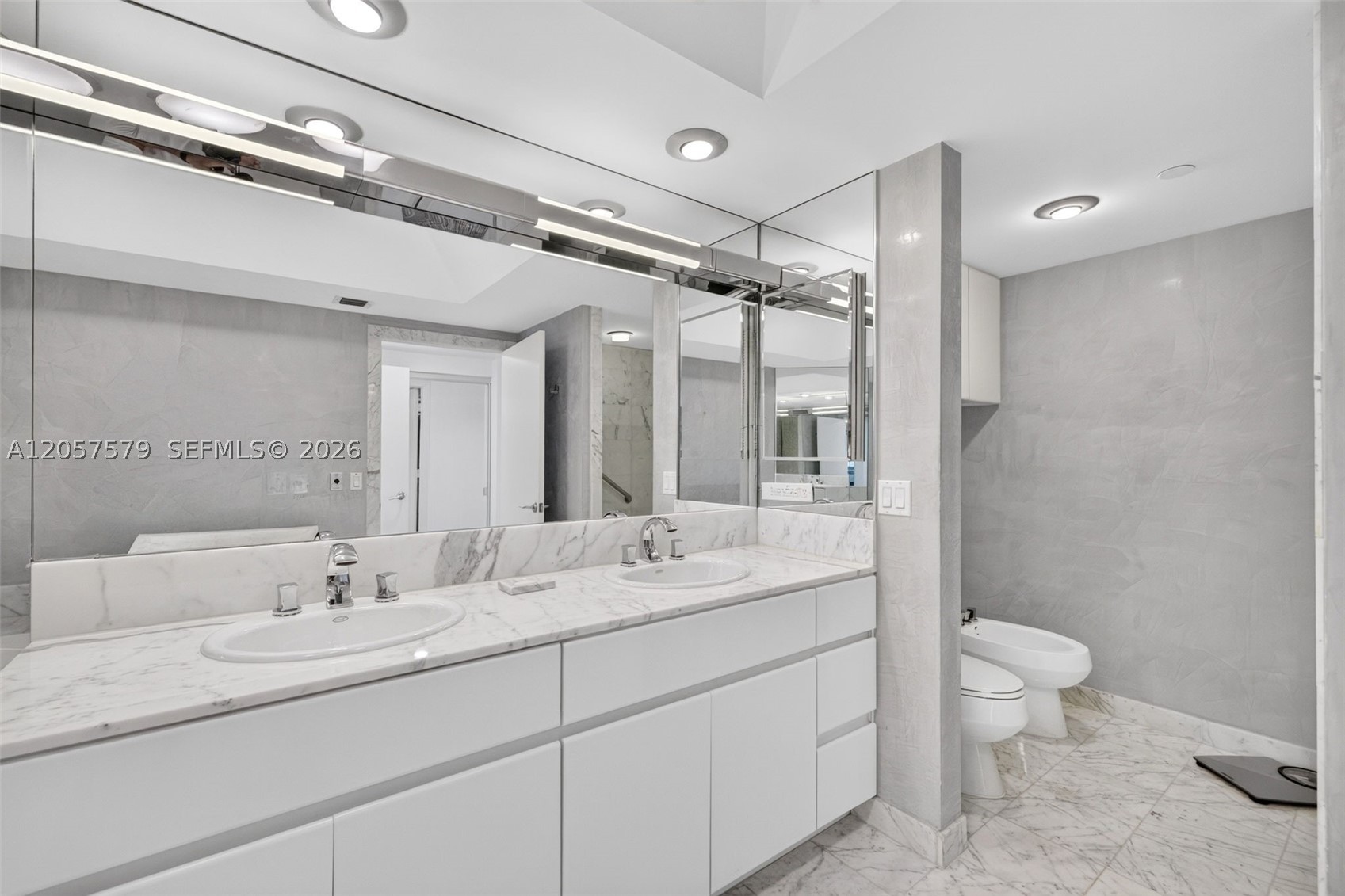 3000 Island Blvd #2506, Aventura FL 33160