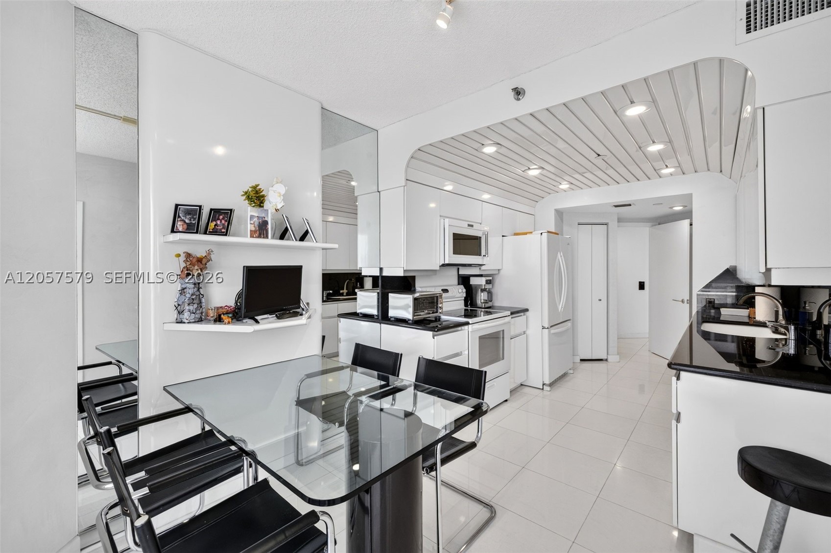 3000 Island Blvd #2506, Aventura FL 33160