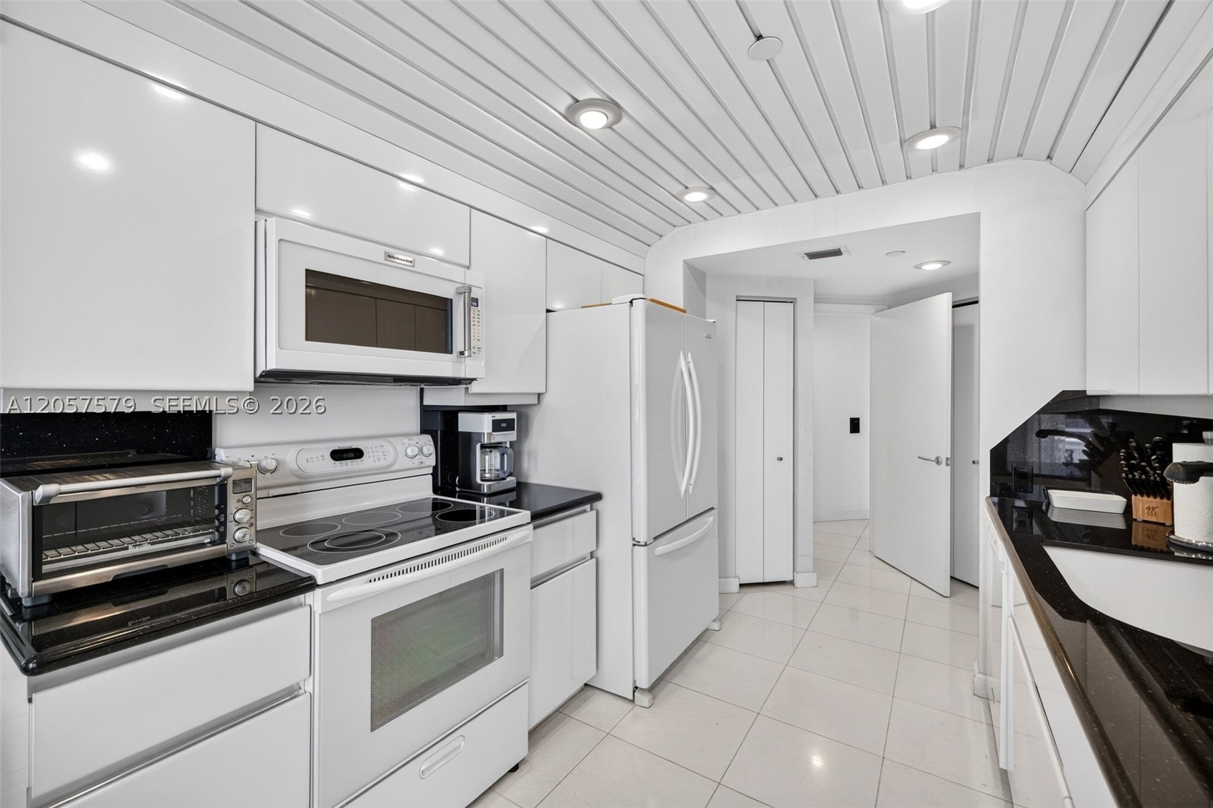 3000 Island Blvd #2506, Aventura FL 33160