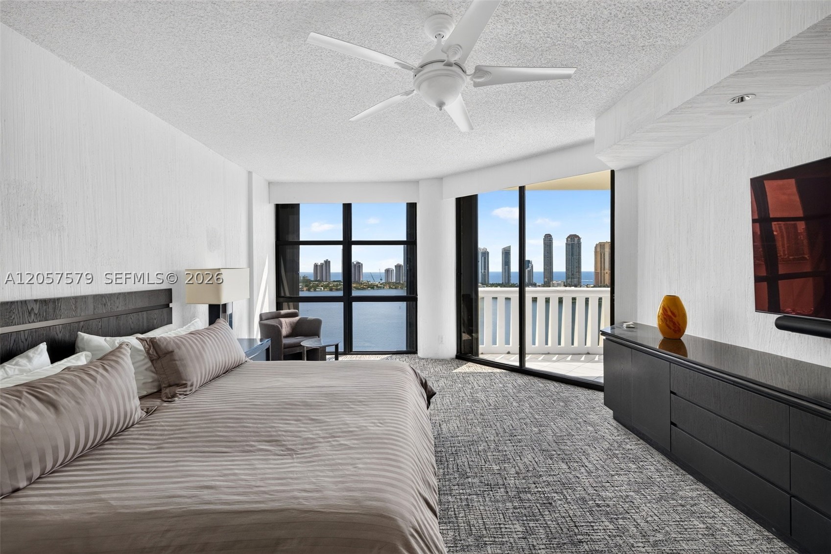3000 Island Blvd #2506, Aventura FL 33160