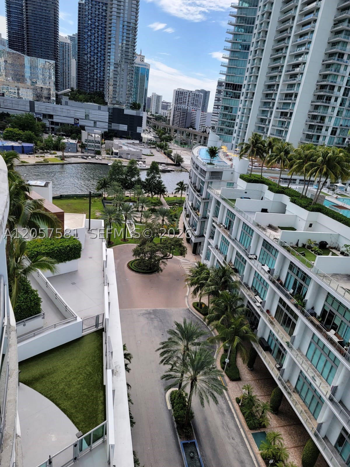 350 S Miami Ave #1515, Miami FL 33130