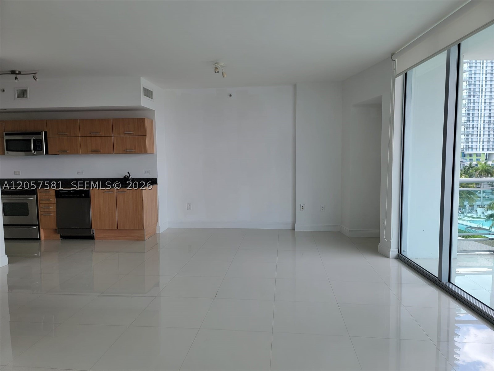350 S Miami Ave #1515, Miami FL 33130