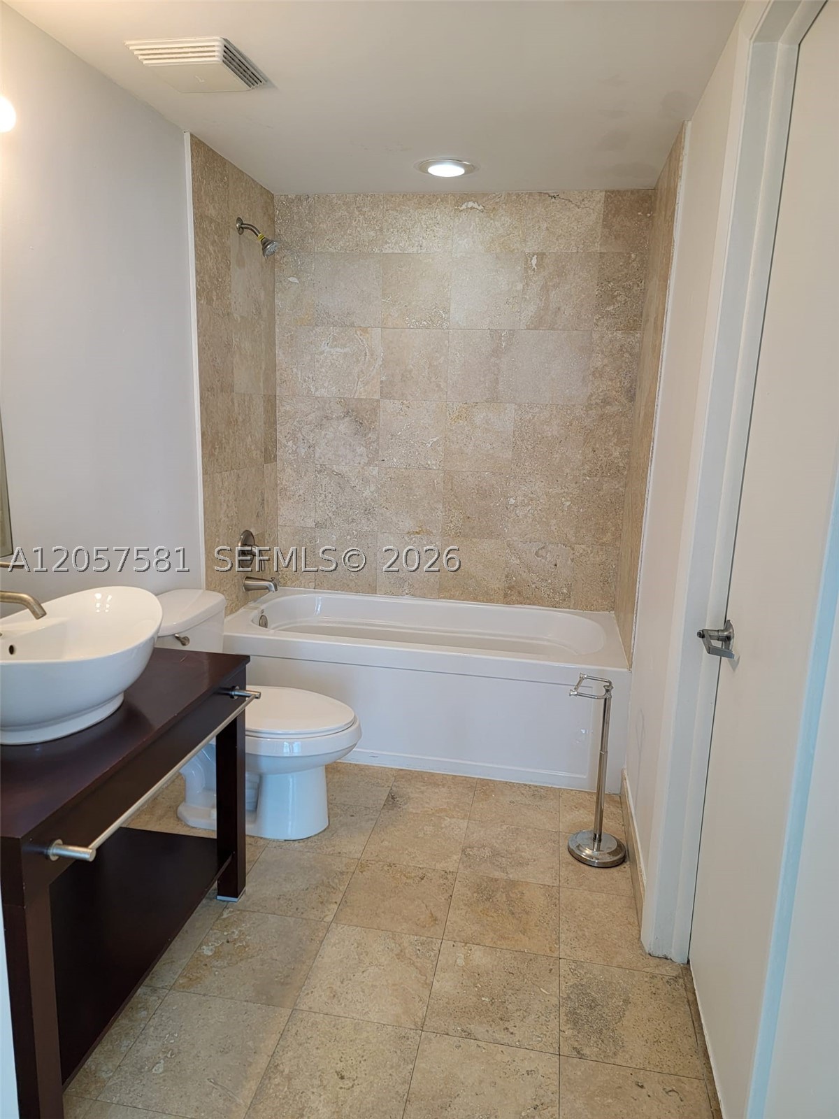 350 S Miami Ave #1515, Miami FL 33130