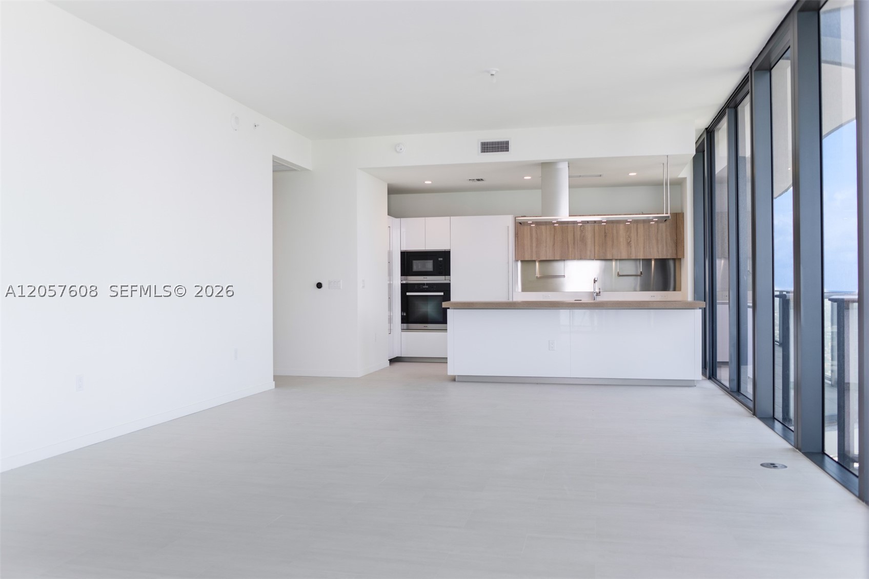 1000 Brickell Plaza #PH5907, Miami FL 33131