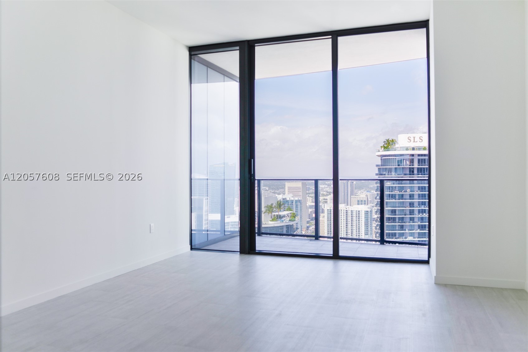 1000 Brickell Plaza #PH5907, Miami FL 33131