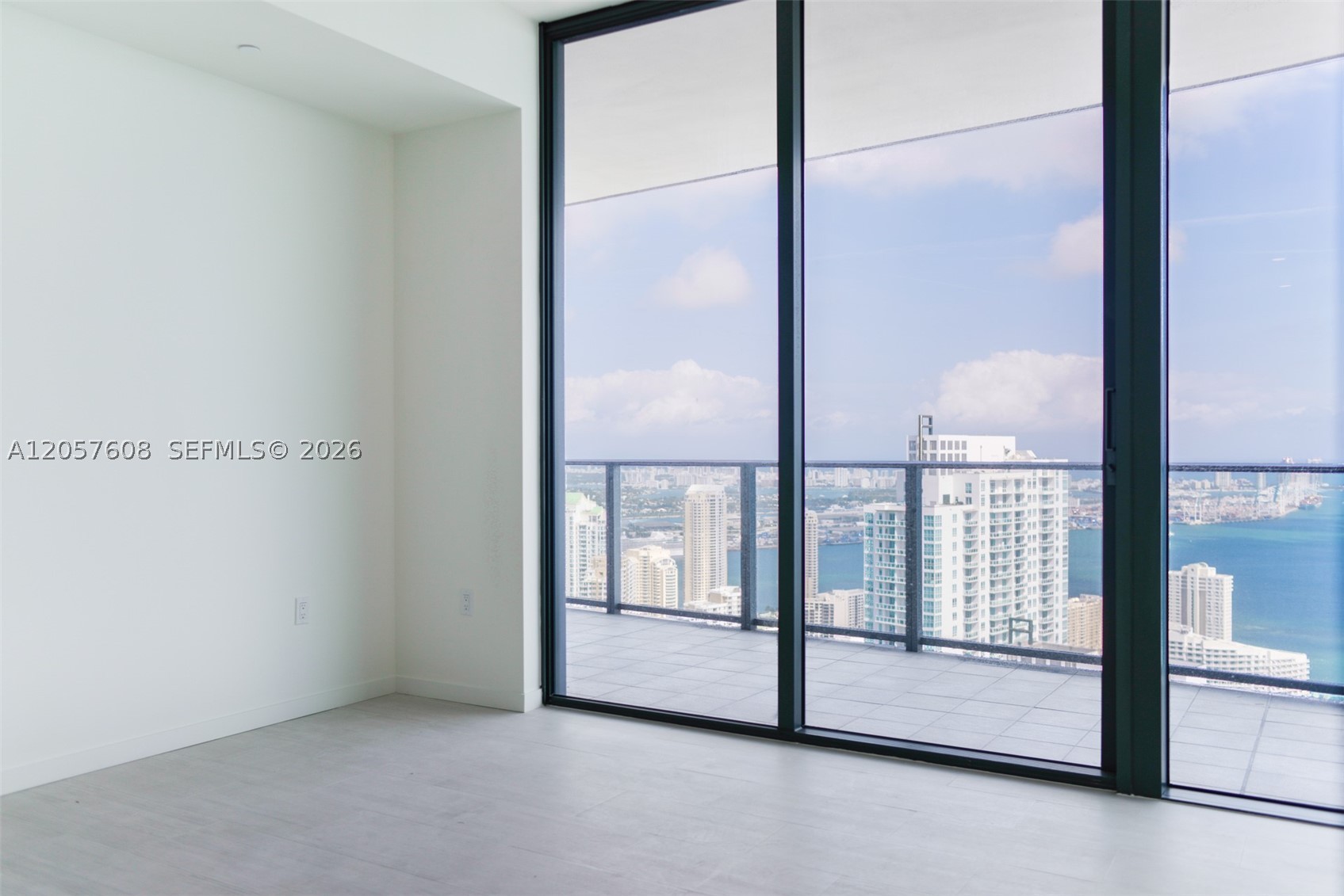 1000 Brickell Plaza #PH5907, Miami FL 33131