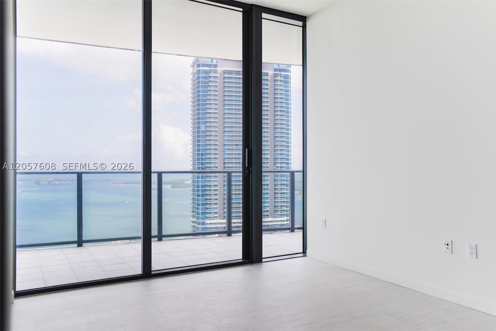 1000 Brickell Plaza #PH5907, Miami FL 33131
