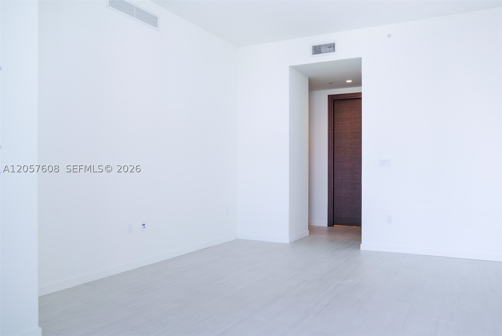 1000 Brickell Plaza #PH5907, Miami FL 33131