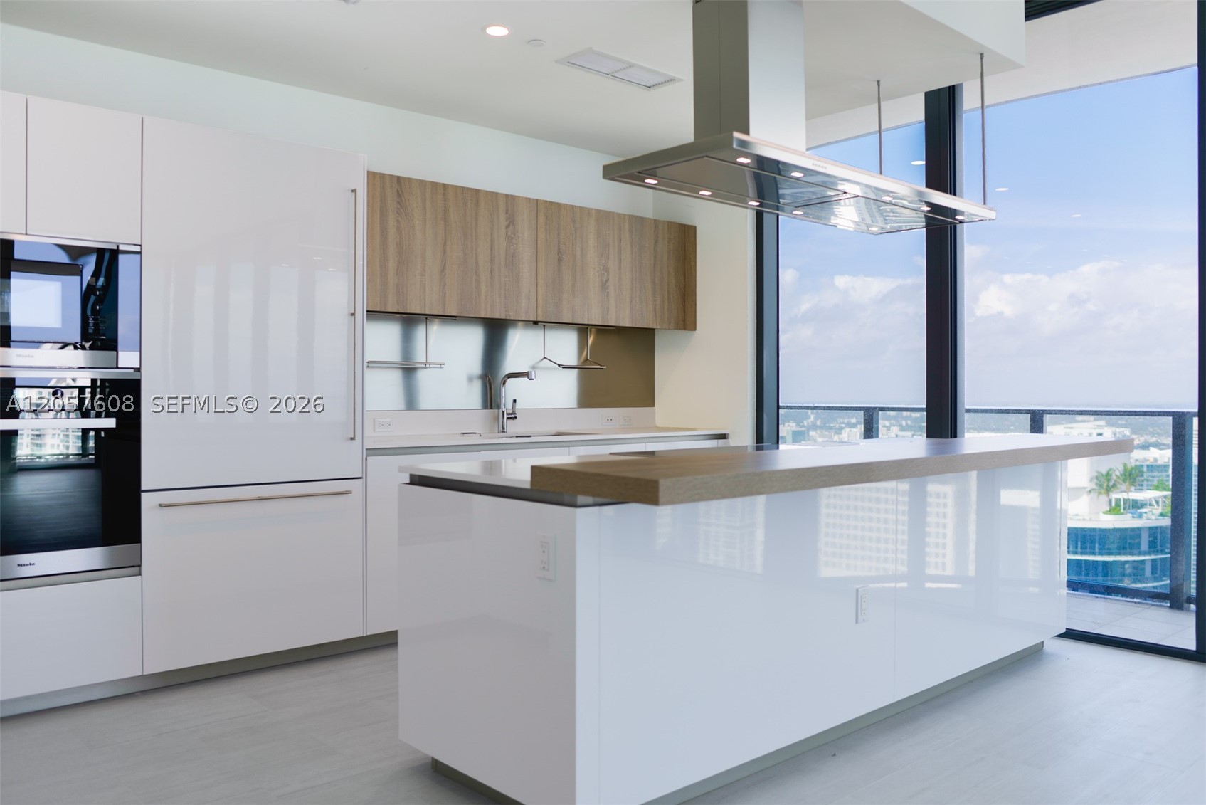 1000 Brickell Plaza #PH5907, Miami FL 33131
