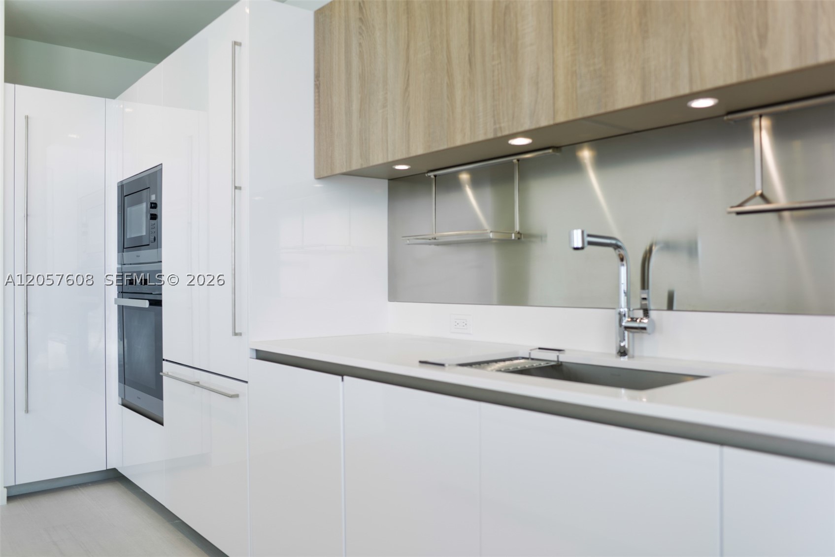 1000 Brickell Plaza #PH5907, Miami FL 33131