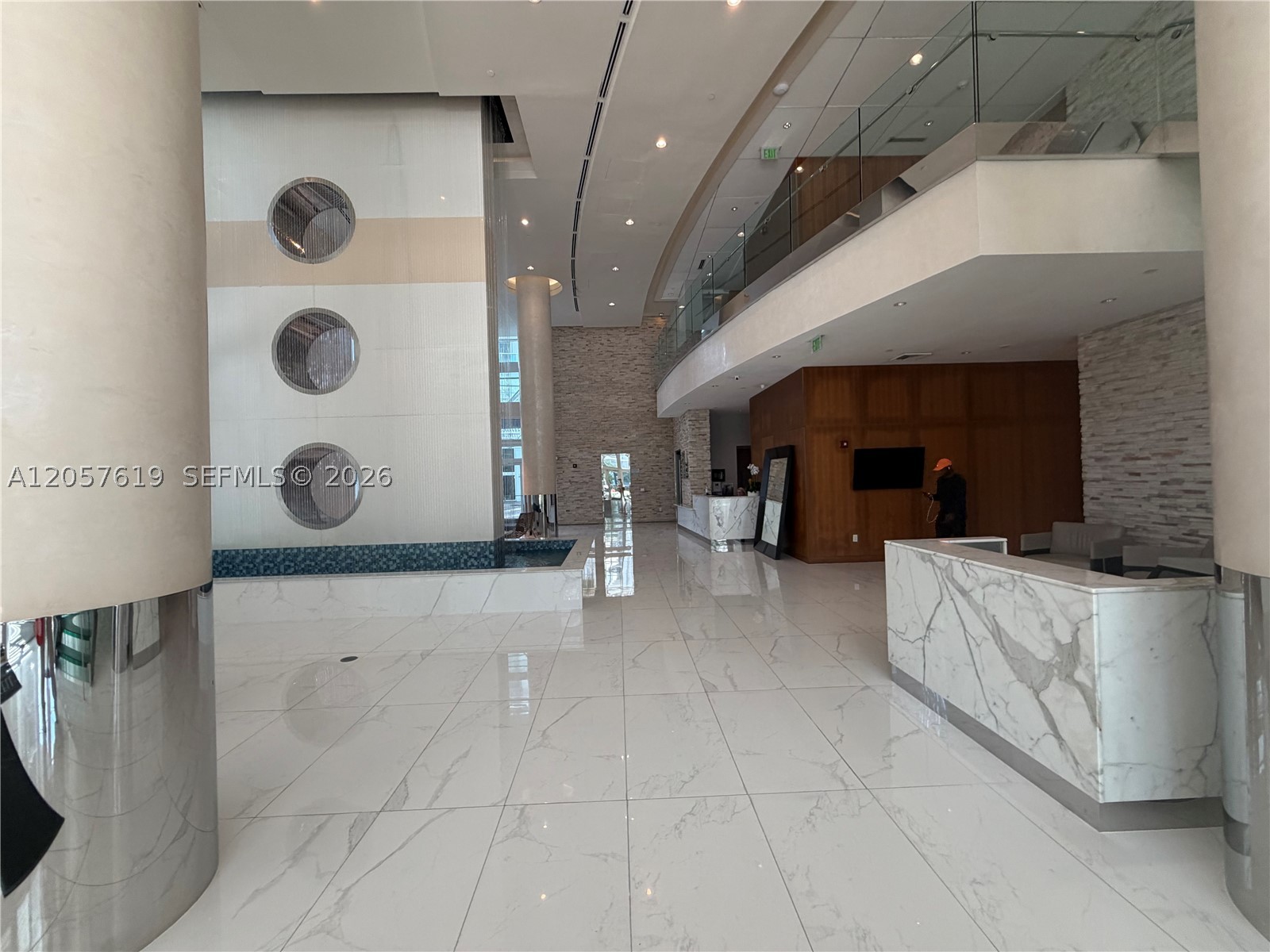 41 SE 5th St #404, Miami FL 33131