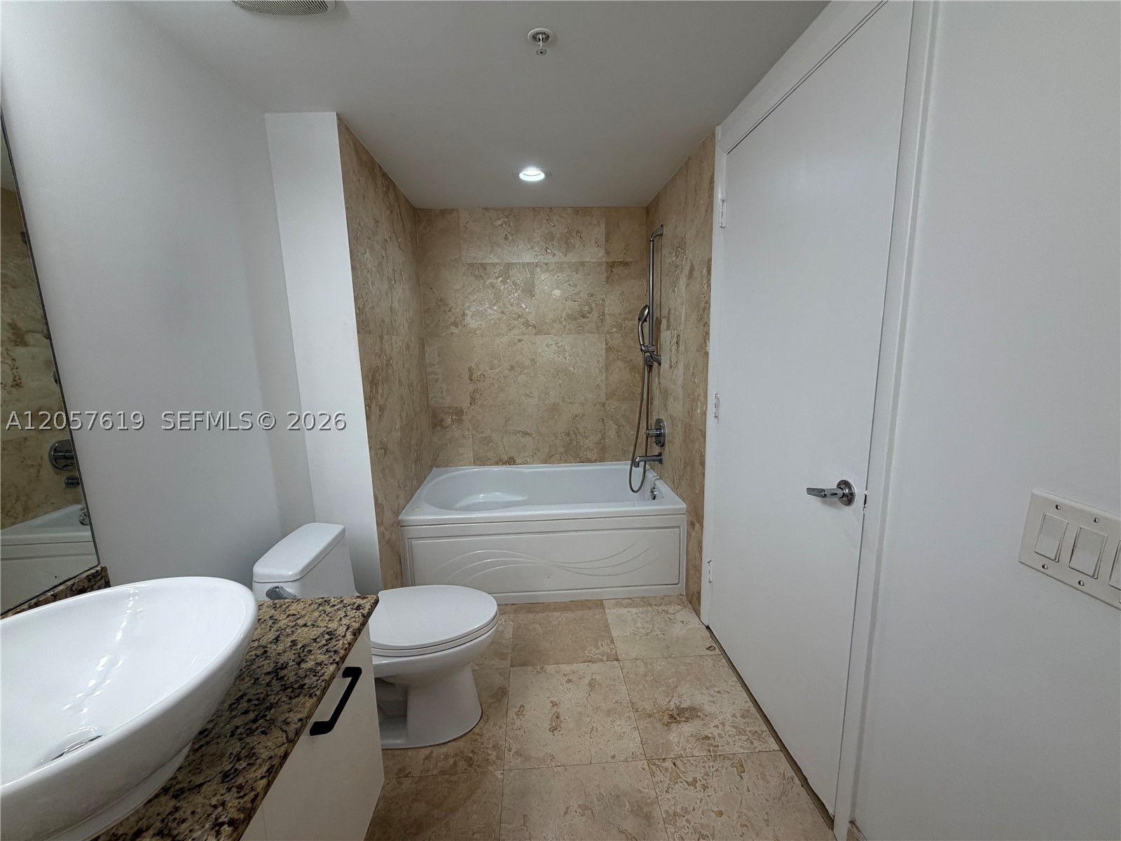 41 SE 5th St #404, Miami FL 33131