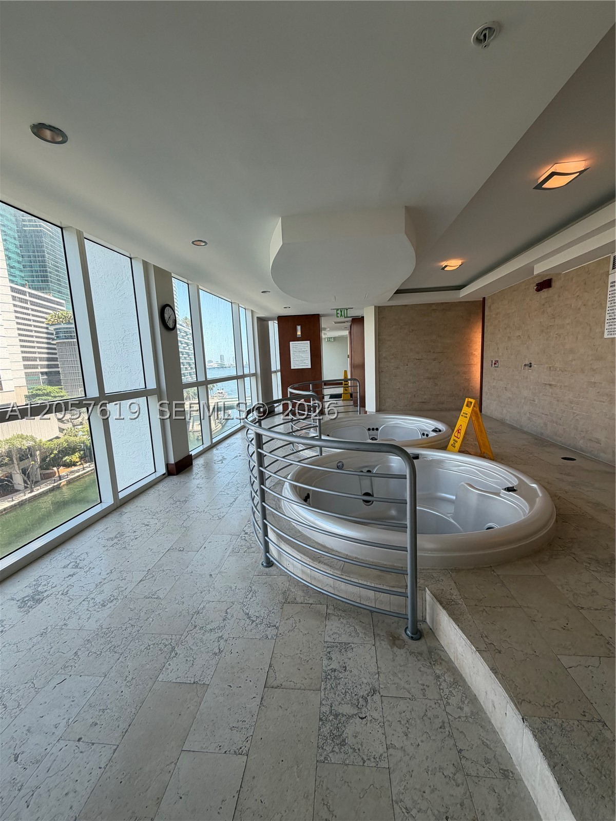 41 SE 5th St #404, Miami FL 33131