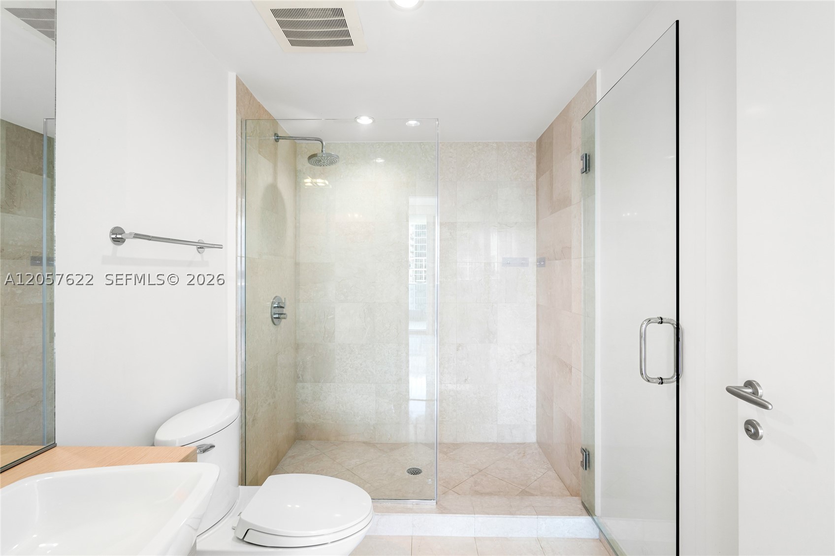 200 Biscayne Boulevard Way #4004, Miami FL 33131