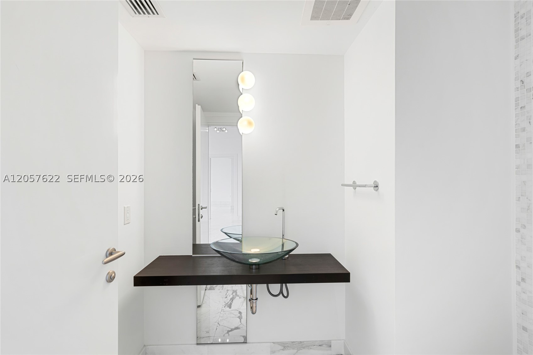 200 Biscayne Boulevard Way #4004, Miami FL 33131